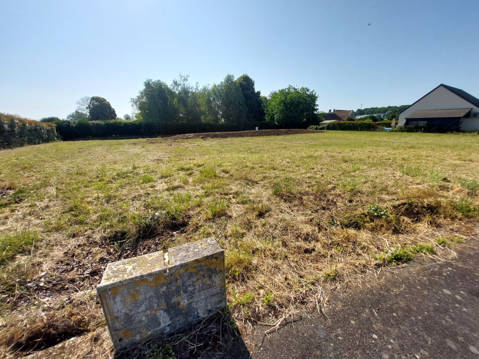 Magnifique terrain à vendre viabilisé de 769m2 en vente à CROSMIERES (72200)