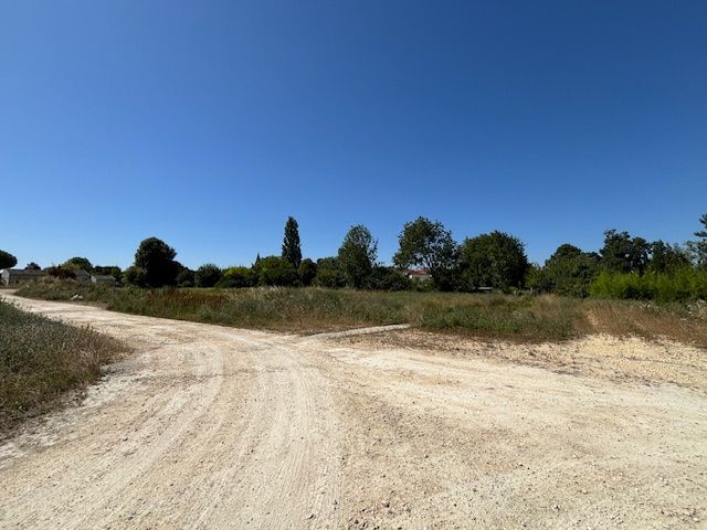 Charmant terrain de 879m2 à GEMOZAC