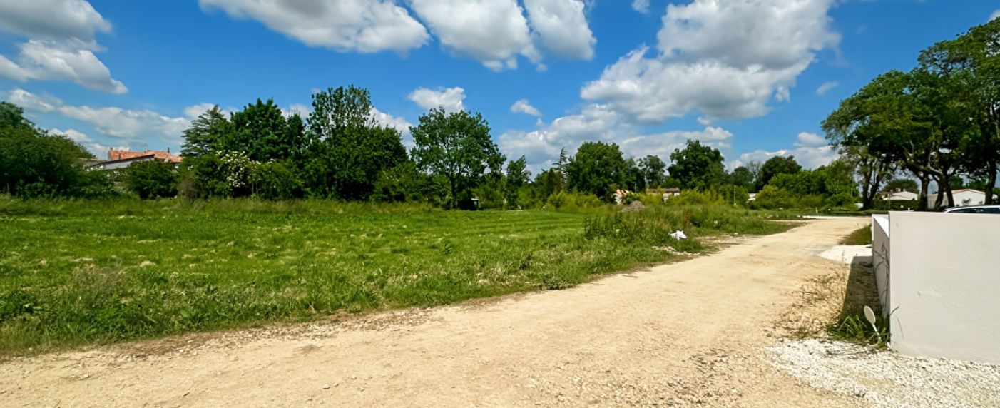 terrain à vendre de 605m2 en vente à GEMOZAC