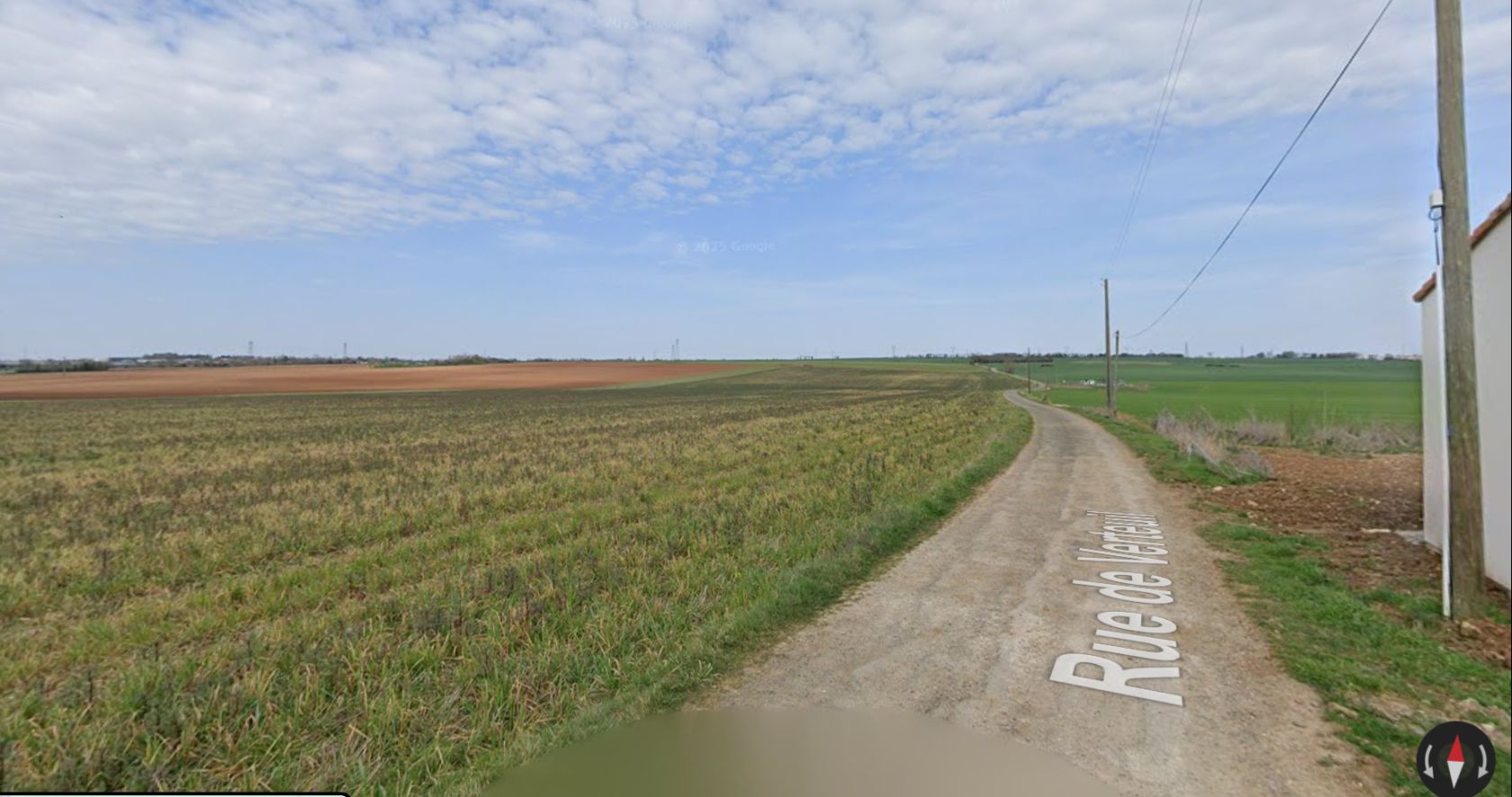 Beau terrain de 649m2 en vente à CHAURAY