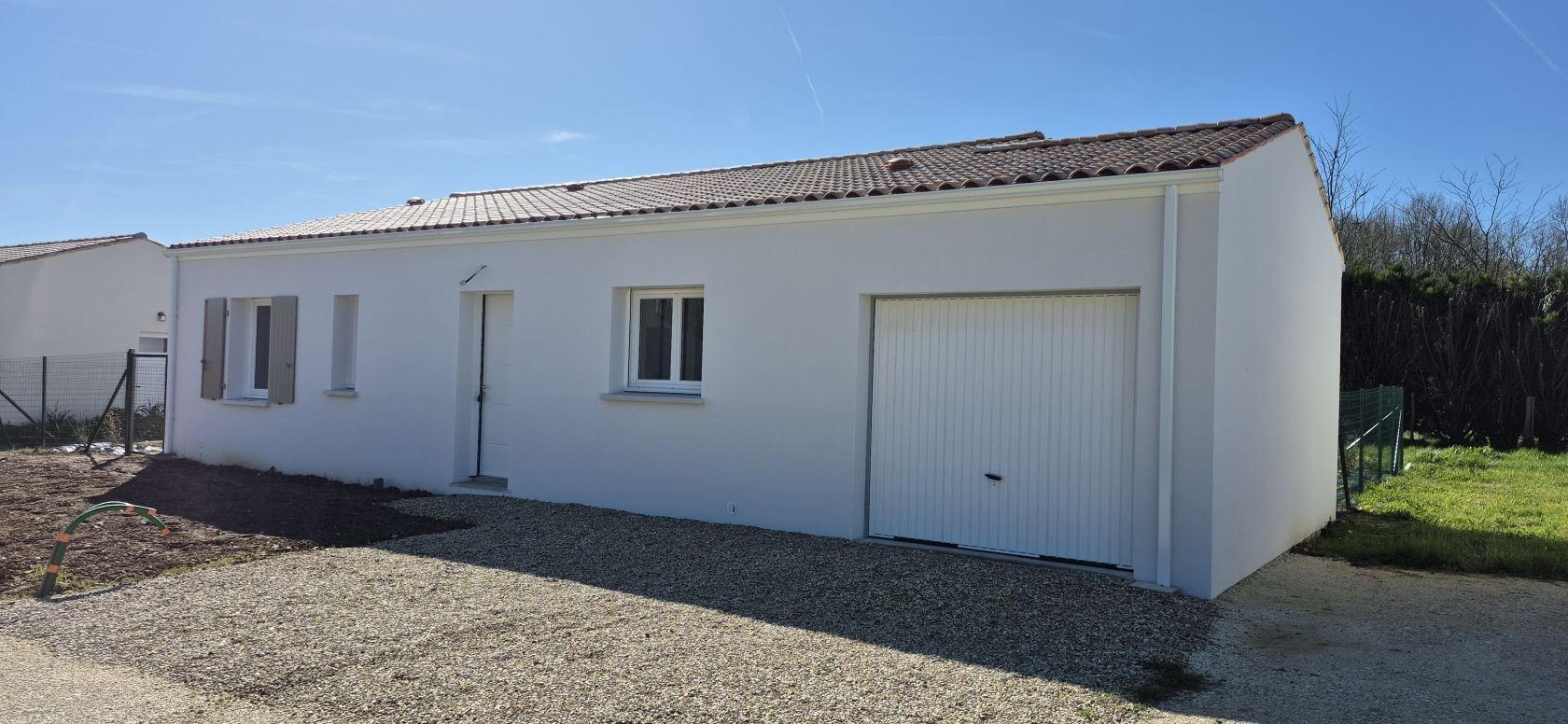 Photo maison Maison neuve 92 m² avec terrain à SAINT-BRIS-