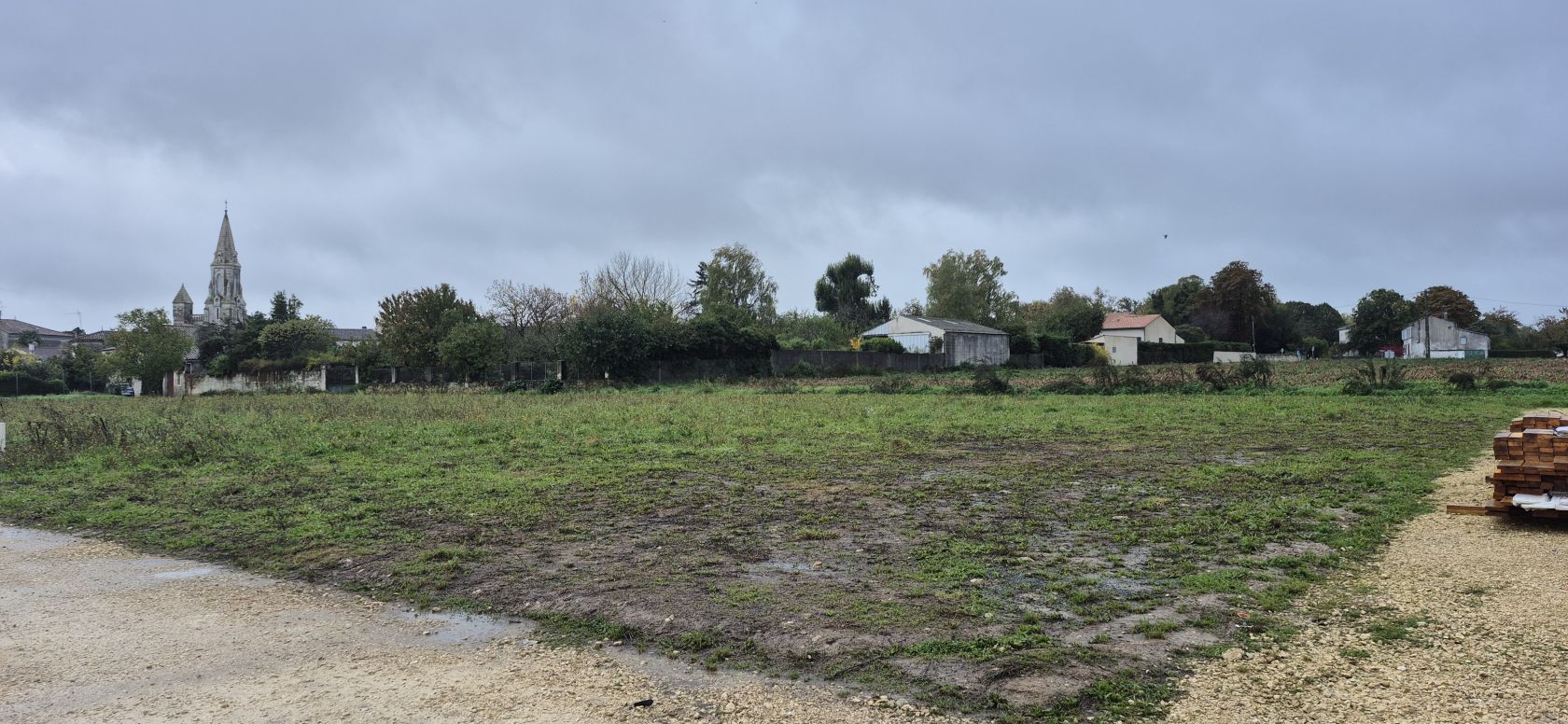 Photo maison Terrain à bâtir de 589 m2 au prix de 47120 euros à TESSON.