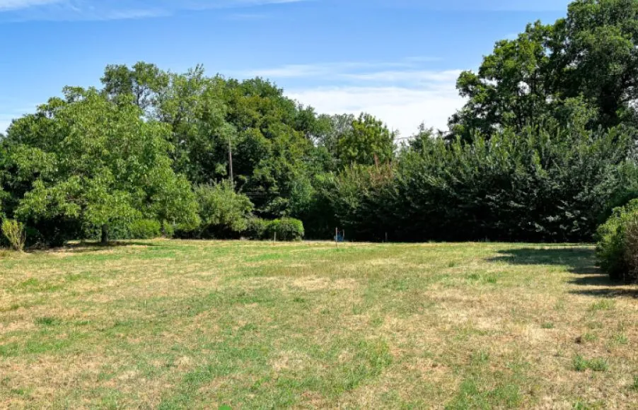 Image Terrain à bâtir de 440 m² à SAINT-AIGNAN-GRANDLIEU (44)