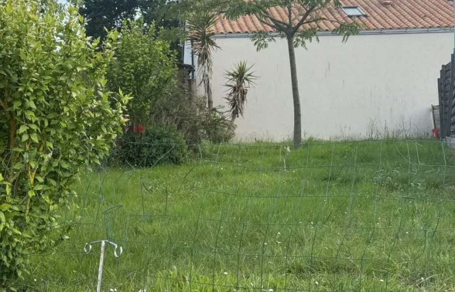 Image Terrain à bâtir de 213 m² à SAINT-URBAIN (85)